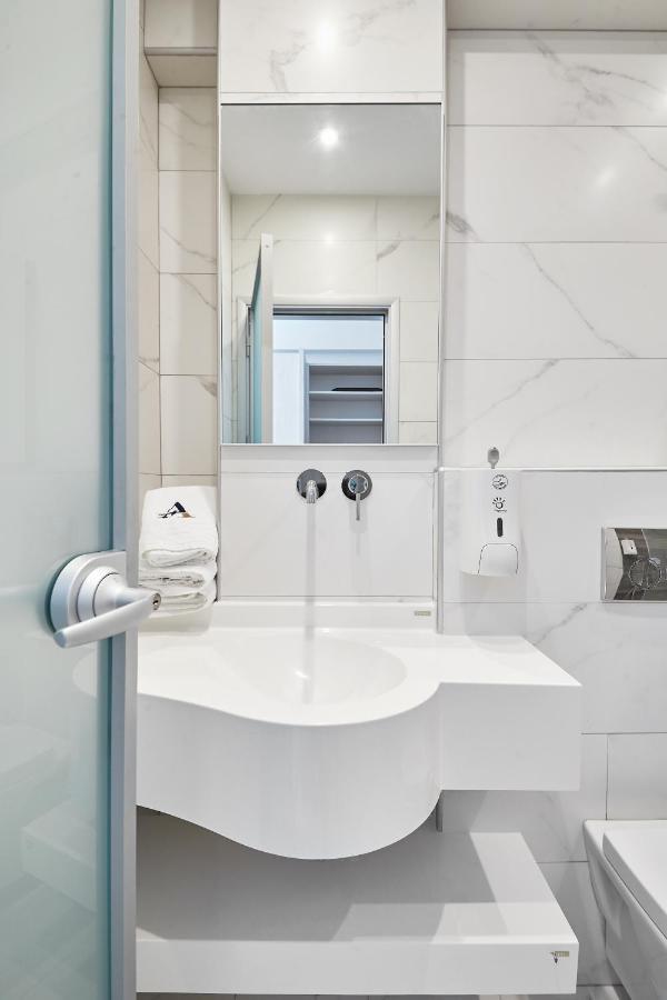 Albatros Suites Vrasná エクステリア 写真