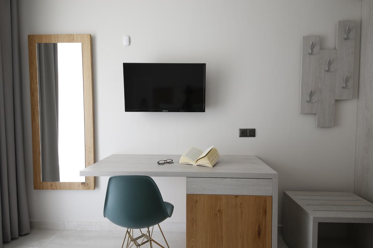 Albatros Suites Vrasná エクステリア 写真
